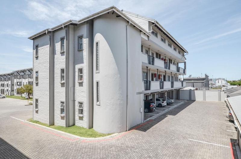 2 Bedroom Property for Sale in Uitzicht Western Cape